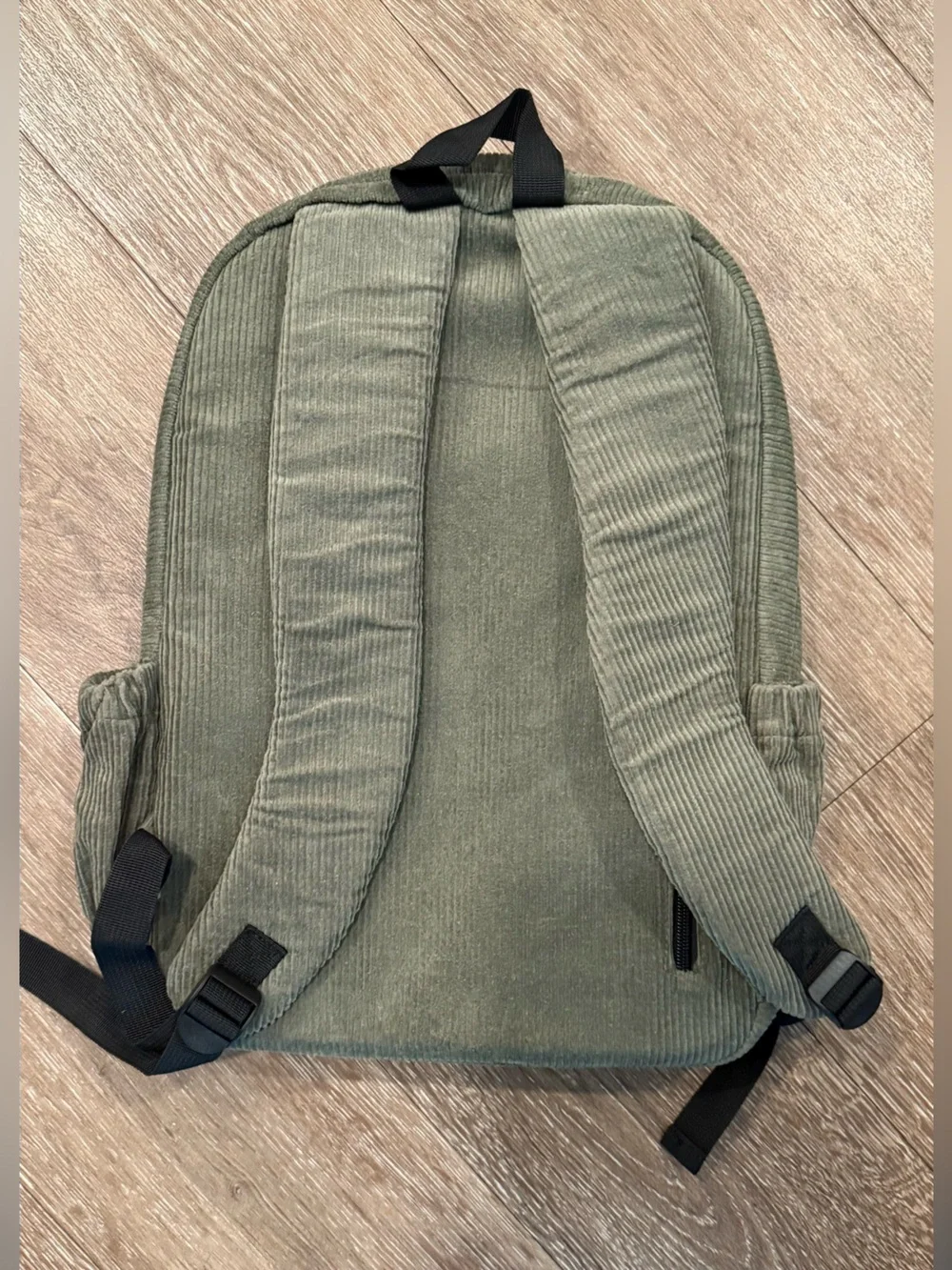 IN-N-OUT Burger Drawstring is Bag and backpack - new Olive Green